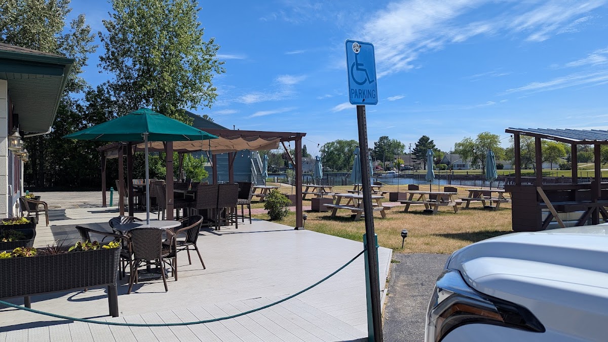 Au Sable Inn Riverview Restaurant and Sports Bar
